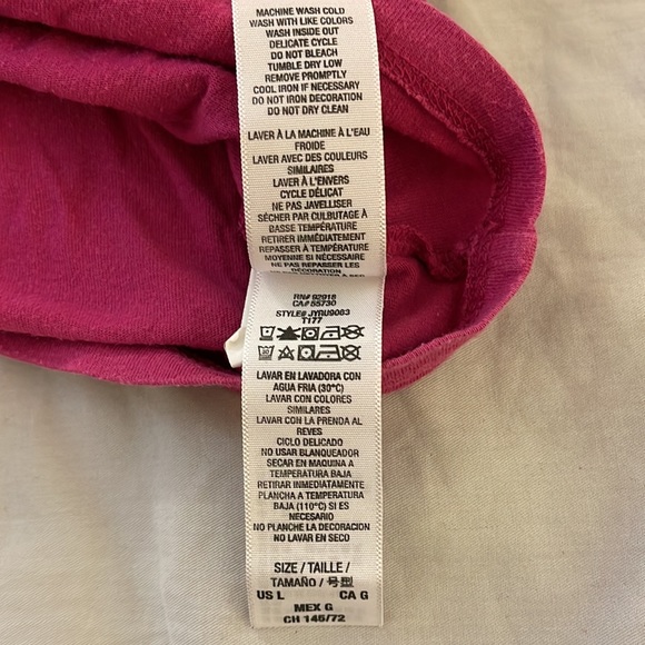 🛍3 for $30 sale🛍 Juicy Couture T-shirt - Picture 3 of 5